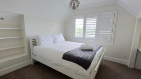 Sky Stars Elegant Home with Seaview